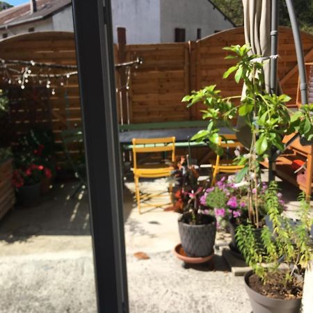 Plein Pied Village Montrond  Екстериор снимка