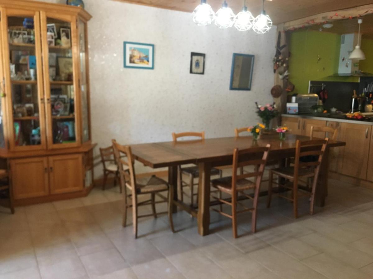 Plein Pied Village Montrond  Екстериор снимка